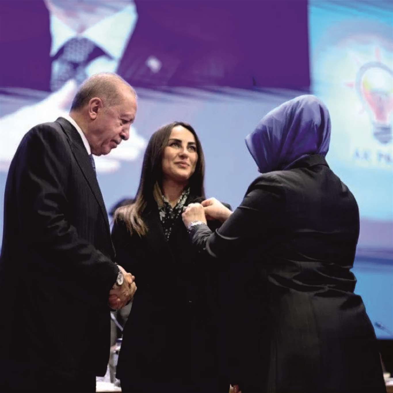 CHP’den istifa eden Asuman Gülsoy AK Parti’ye katıldı haberi
